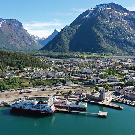 Andalsnes Sentrum 1-Room Apartment No3 Dış mekan fotoğraf